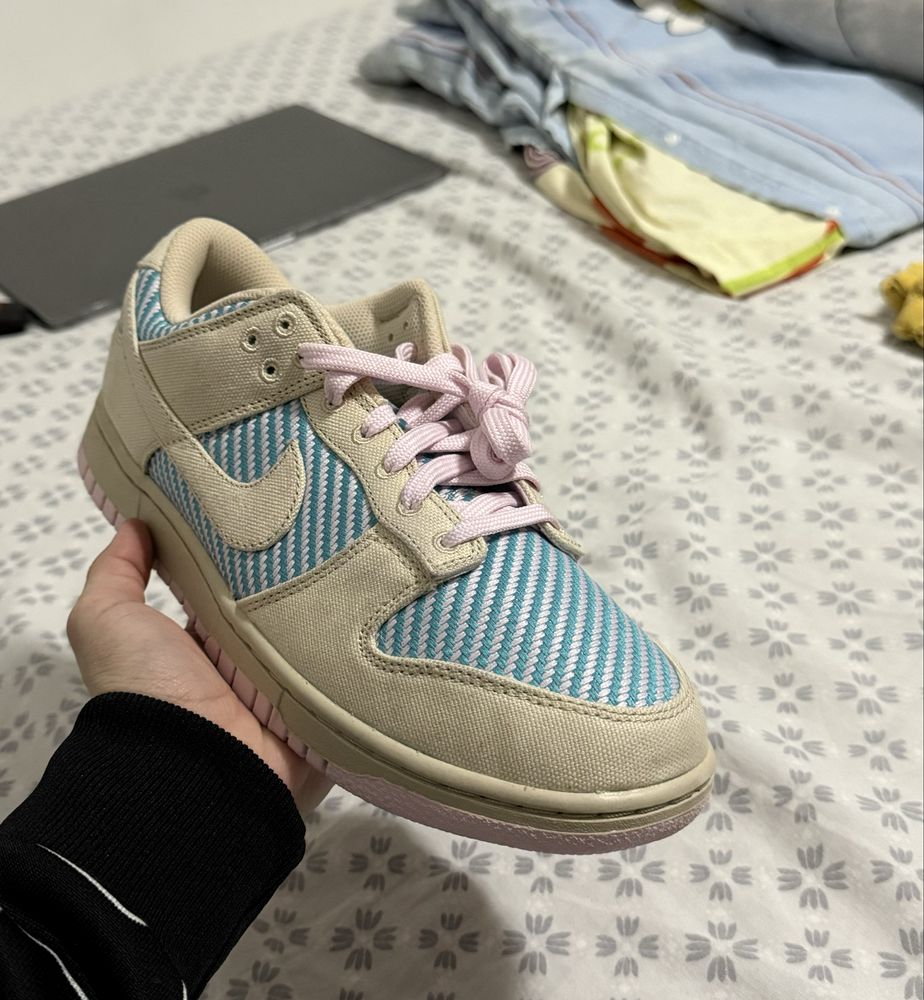 Nike Dunk Low pink