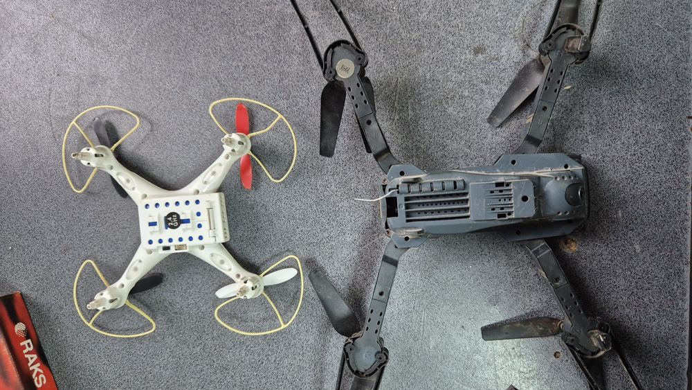 Drone Hubsan x4 H107C si mica p5h01cx  si inca 2 bonus