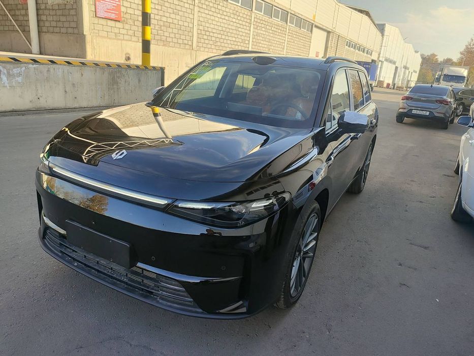 Avtomobil sotiladi notariusga tayyor
Full 3-pozitsya restaylin
Rangi: