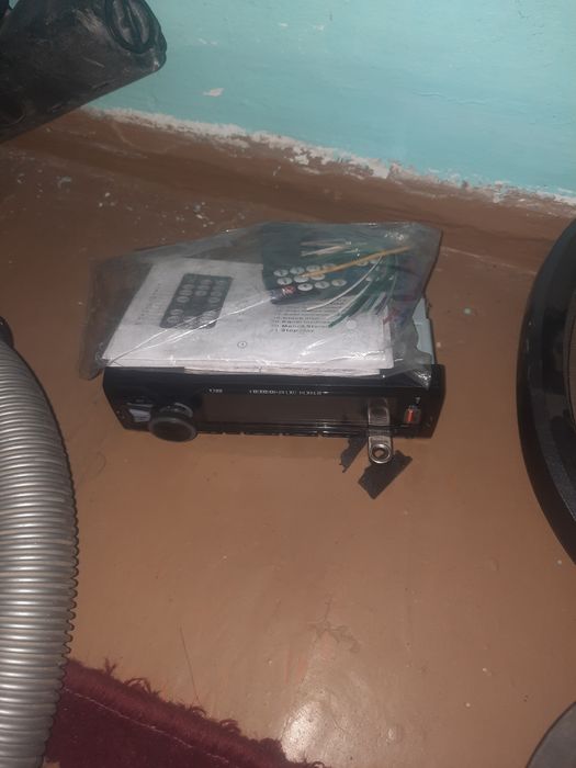 Продам магнитолу и колонки