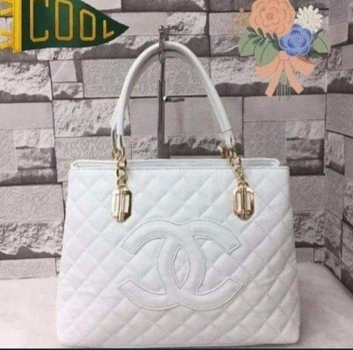 Set geanta Chanel +portofel ,alb imaculat, super model, Italia,saculet