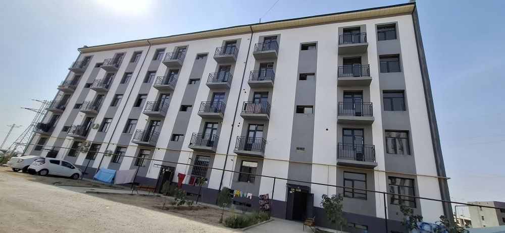 Uy sotiladi 2 xonali 67kv