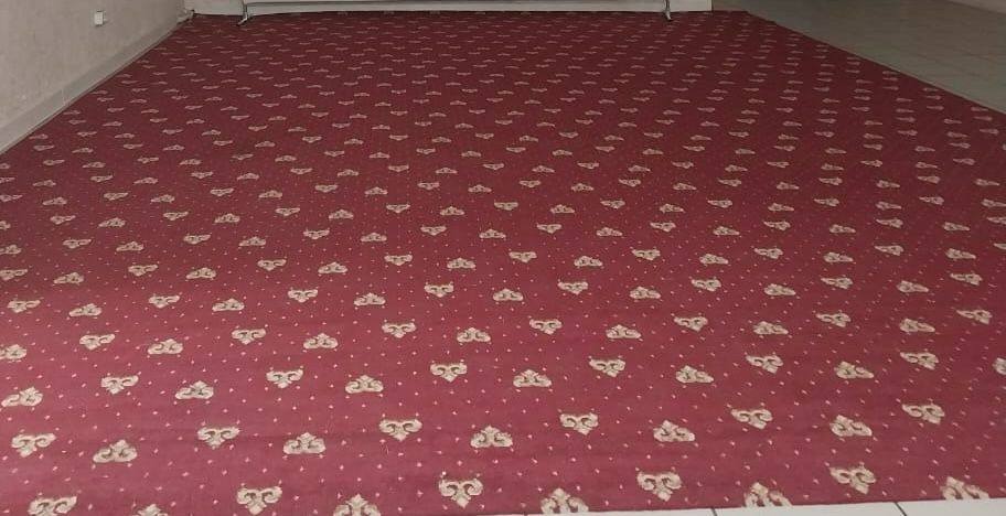 Продам ковёр в хорошем состоянии.размер 18×4м