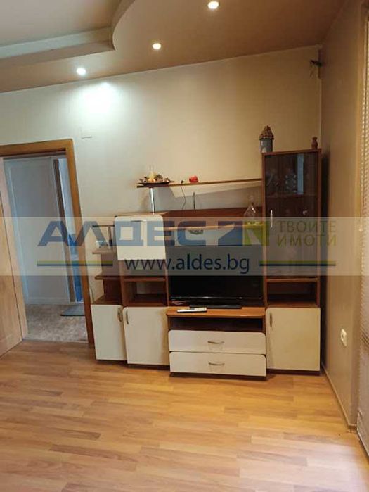 Маломерен тристаен в Борово!