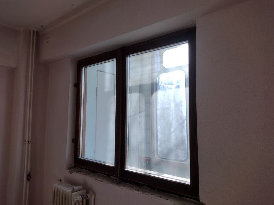 Vand ferestre din lemn