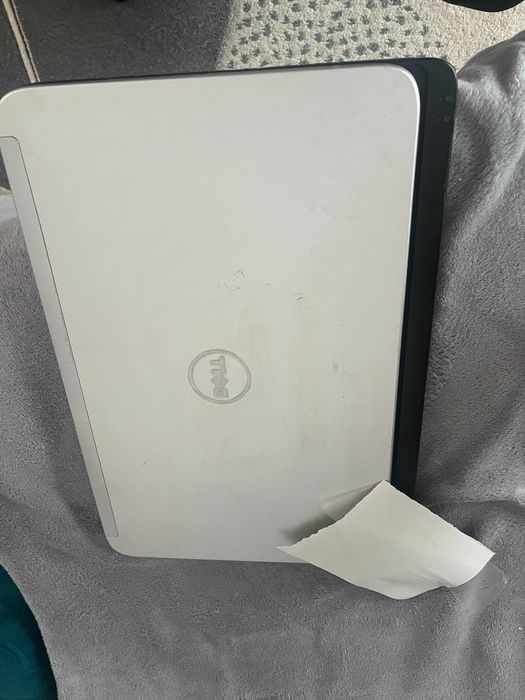 Laptop Dell Xps L502X  i7 porneste nu afiseaza nimic sau dezmembrez