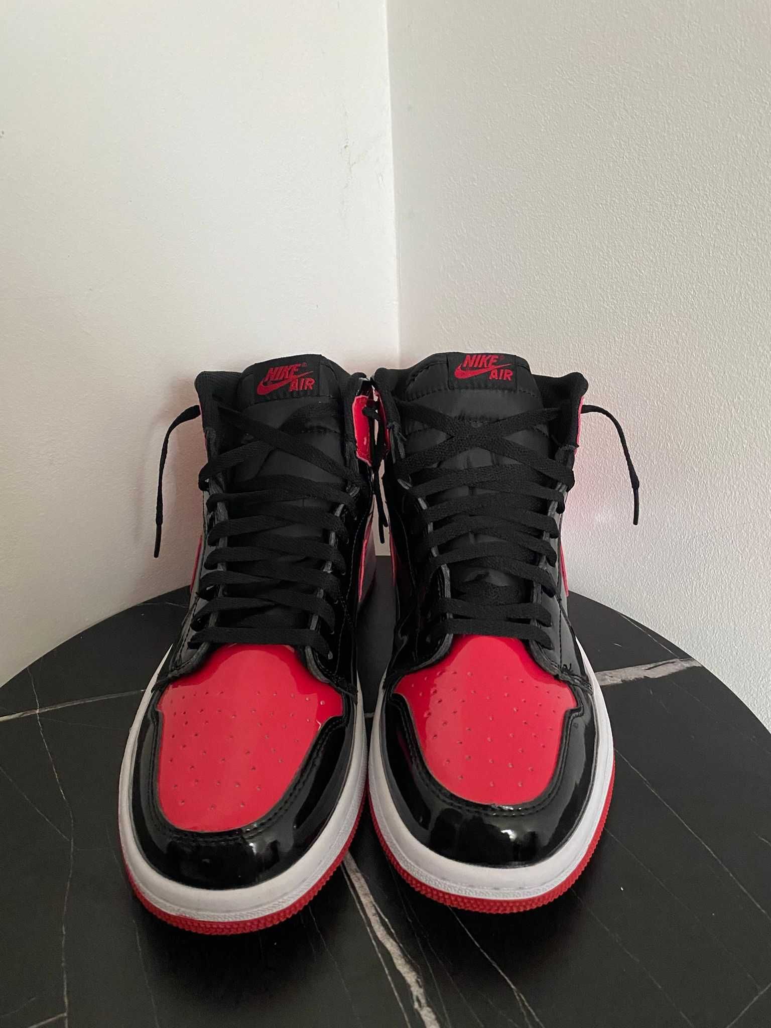 Air Jordan 1 High Patent Bred