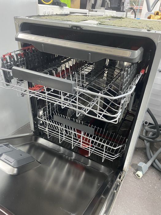 Съдомияла за полувграждане 59 см. AEG