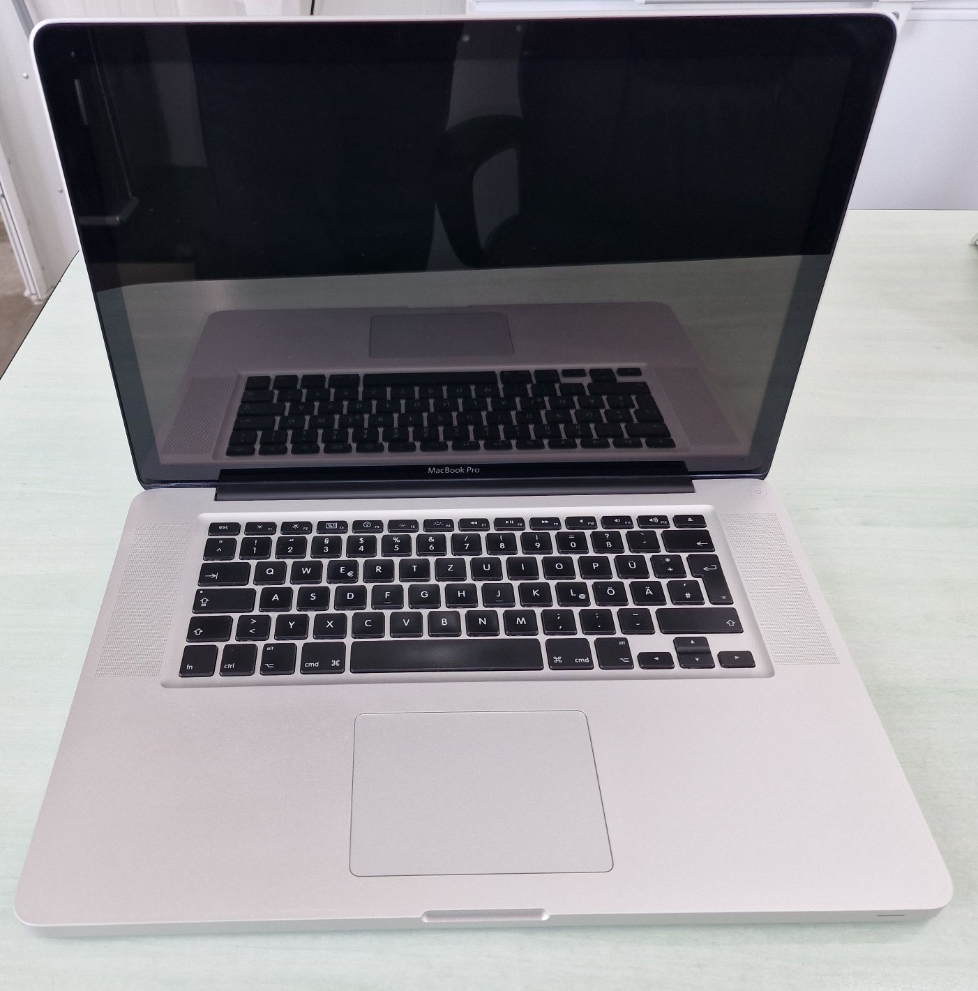 MacBook Pro 15"  2 Core