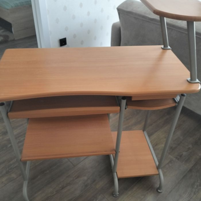 Компьютерный стол б/у продам