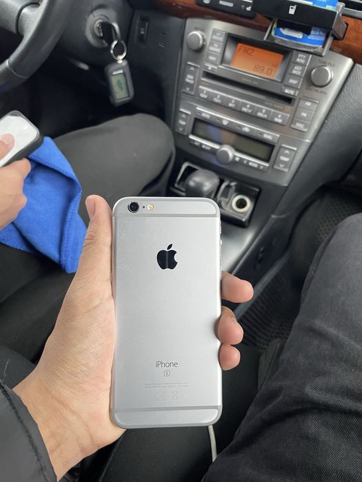 Продам Айфон 6s 32gb