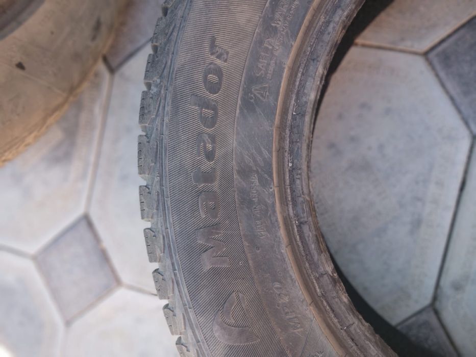 продам резину 4 штуки