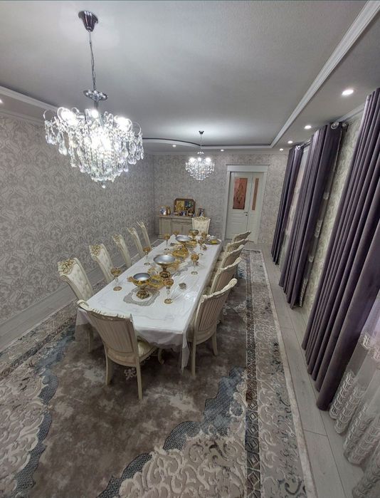 М.Улугбек тумани Мевазор маҳалласида 9 сотих 6 хонали  уй сотилади.