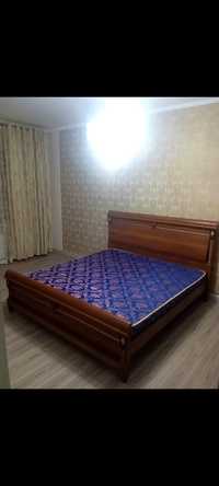 Двуспальная кровать с матрасом производство Россия.