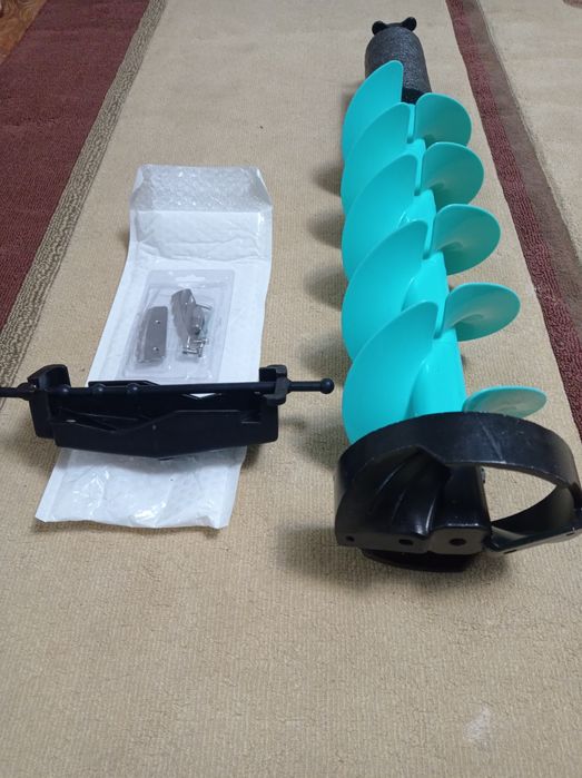 Продам ледобур пластиковый