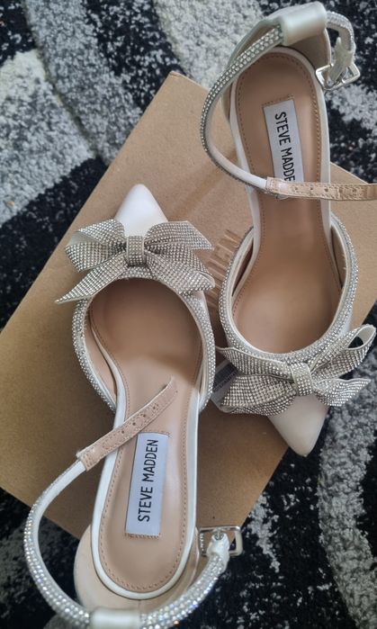 Vând pantofi stiletto mireasa