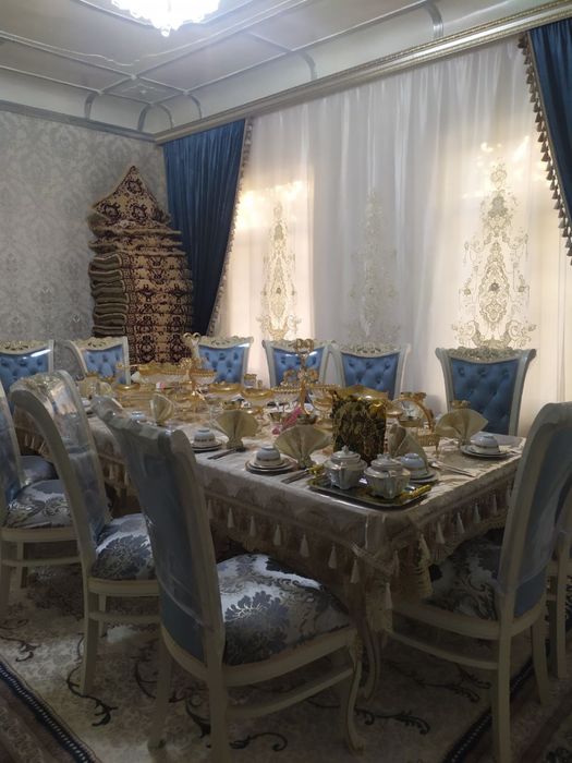 Стол стул ва стенка янгидек сотилади холати яхши сифатли