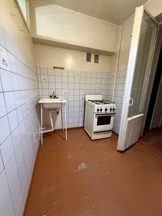 Продаётся 2/4/4 Кирпичный дом юнусабад 4 квартал Ориентир Сезам