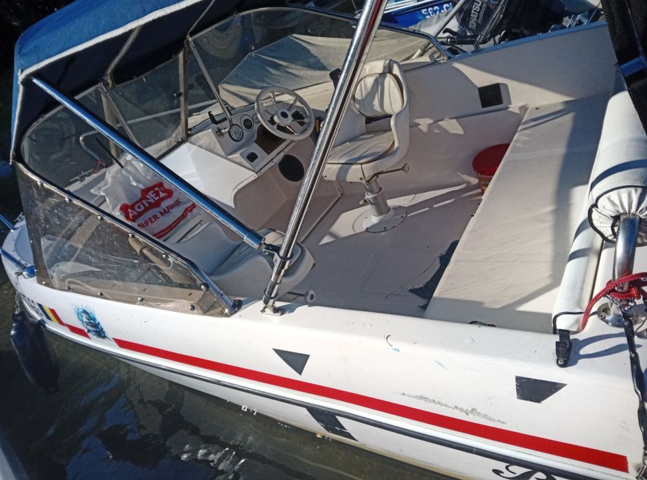 Barcă cu motor Yamaha 80 cp injecție