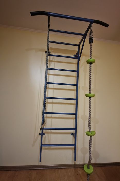 Продам Б/У шведская стенка турник