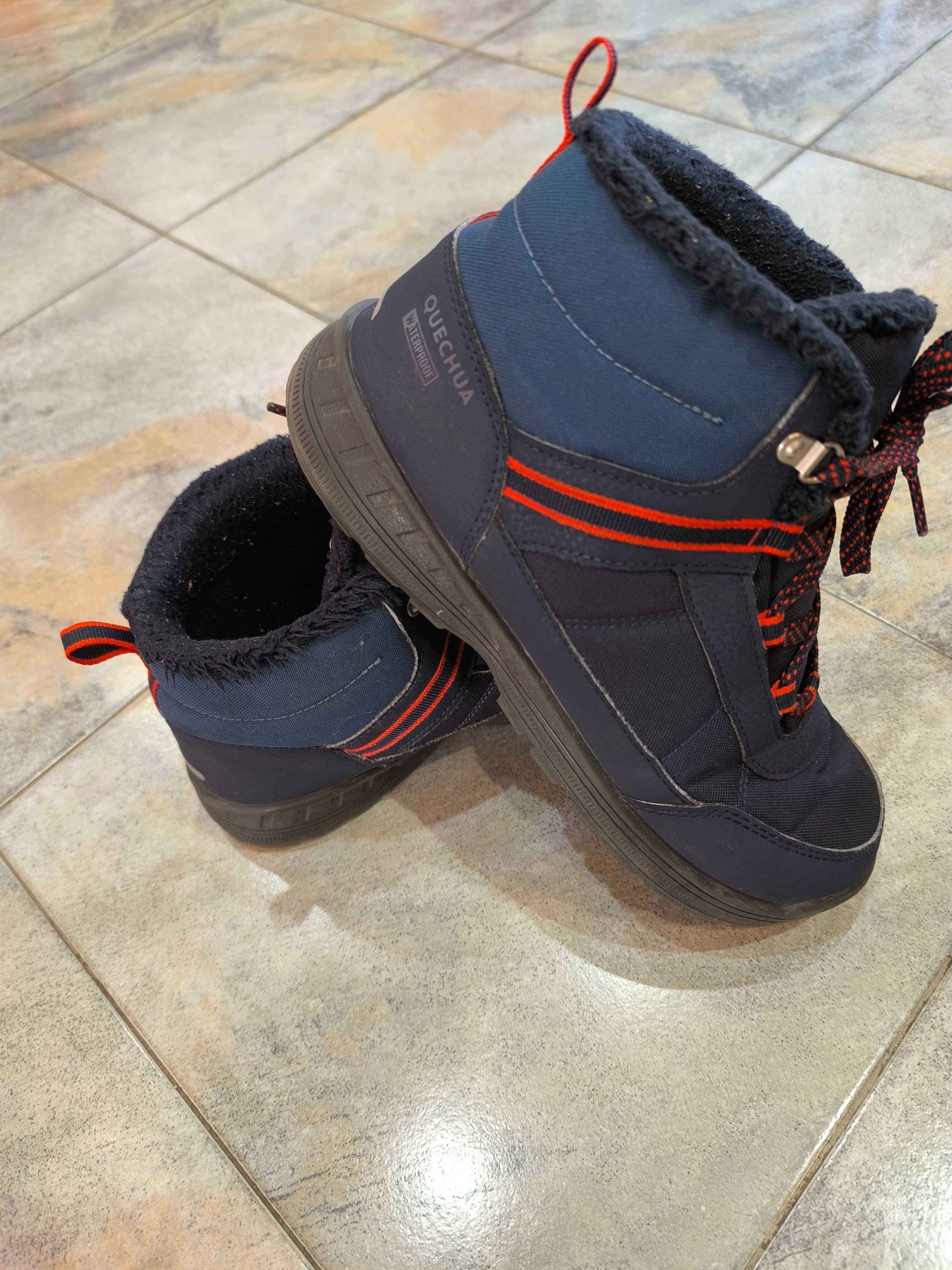 Маратонки Nike, Adidas