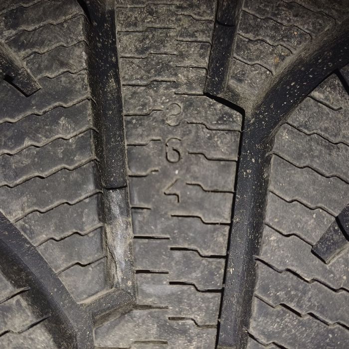 Продам зимние шины в хорошем состоянии