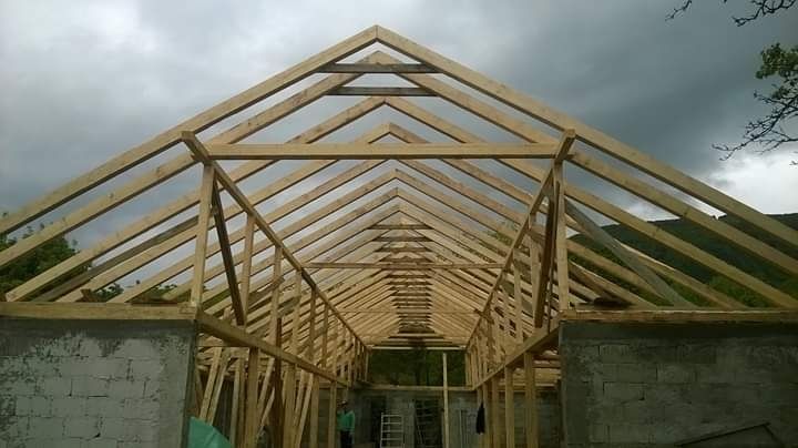 Construcții case, acoperisuri, termoizolatii și hidroizolatii