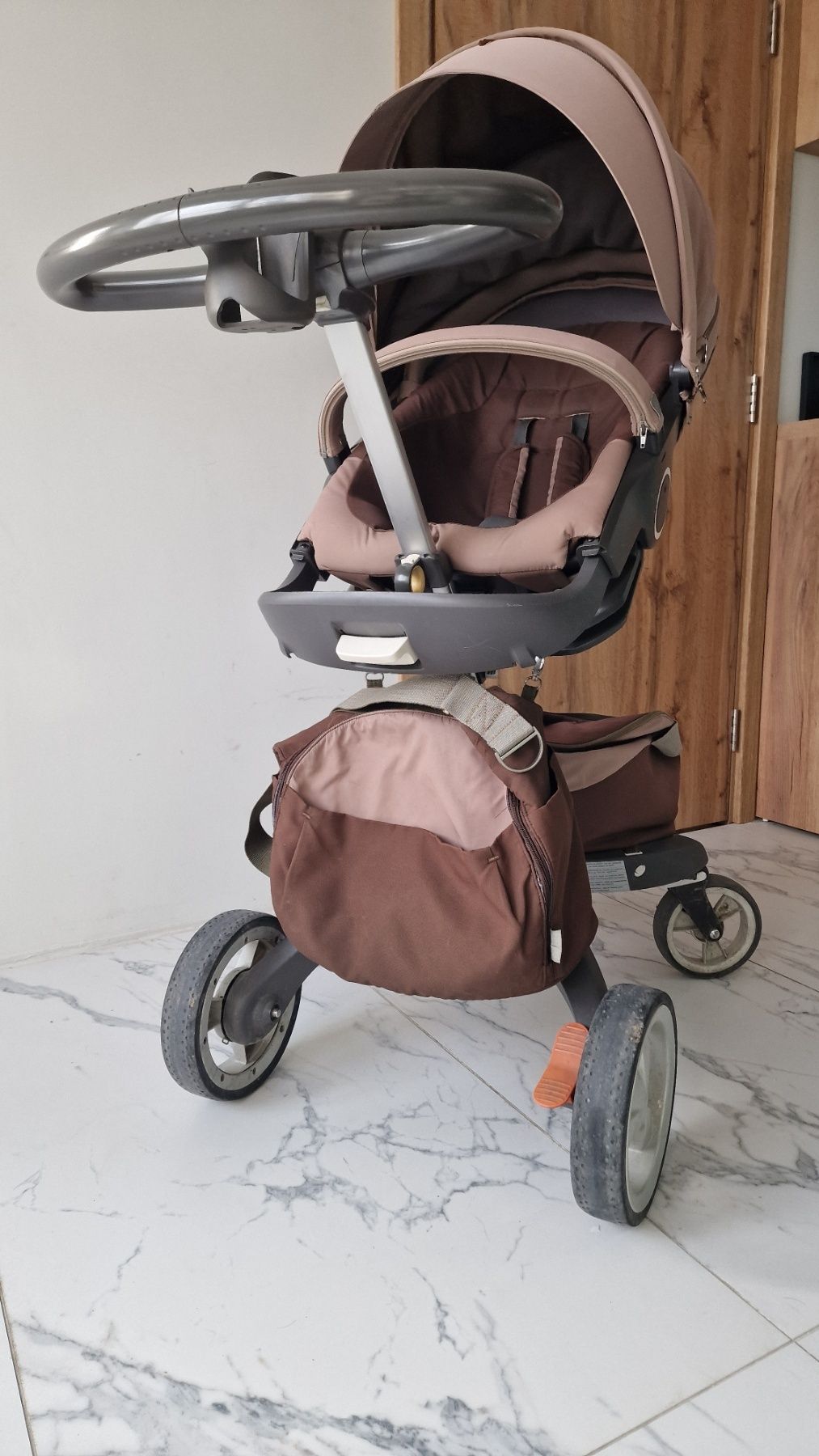 Бебешка количка stokke explory v4