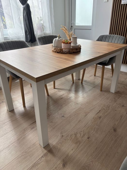 Кухненска маса за хранене