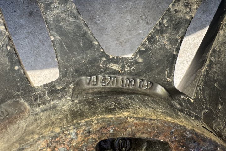 Jante LE MANS 255/35/R19 8.5JX19H2 ET48 4F0601025BA Audi A6 4F/C6 [20