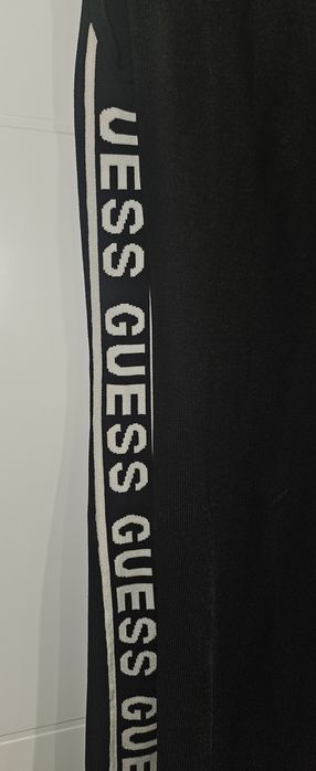 Страхотна рокля Guess