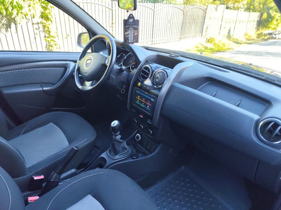 Dacia Duster an 2017 motor 1.5 DCi 110 cai /Euro 6/ 4x4/Navi/senzori