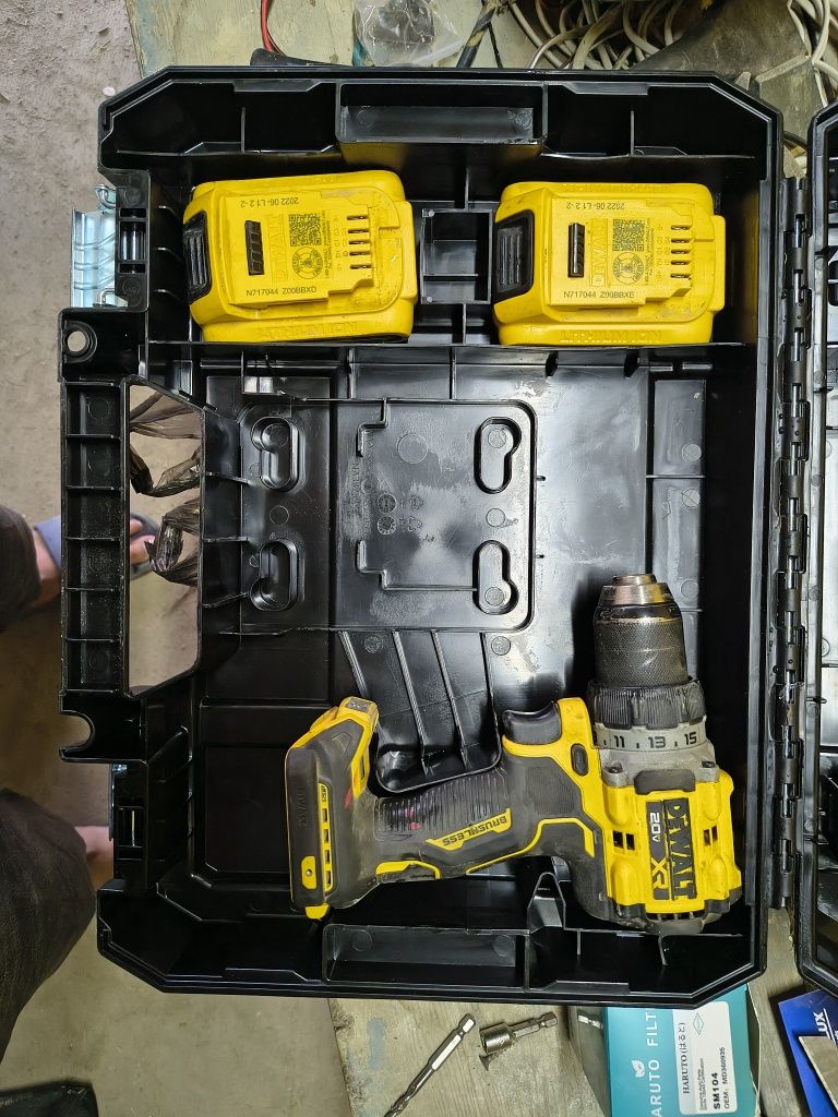 Чемодан T stack Dewalt