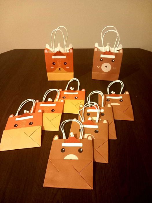 Поставка за елха - метал и керамика, Коледни подаръци