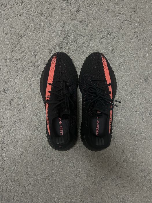 Yeezy boost 350 черни ЧИСТО НОВИ