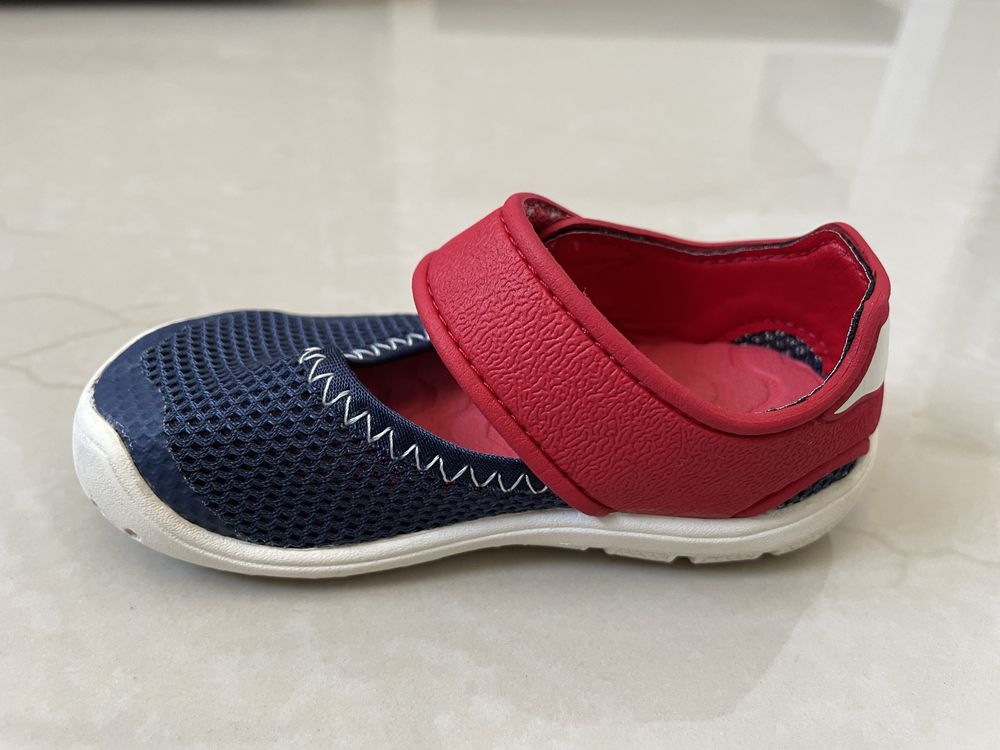 Sandale/Papuci New Balance Marime 22.5