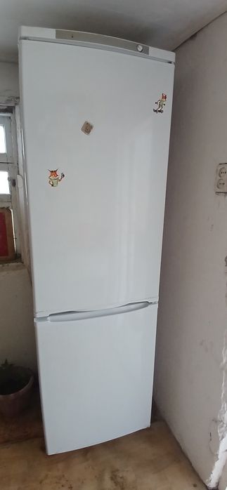 Продам холодильник Indesit
