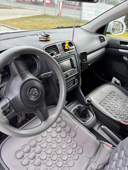 Vand Golf 6  An 2011 Km reali