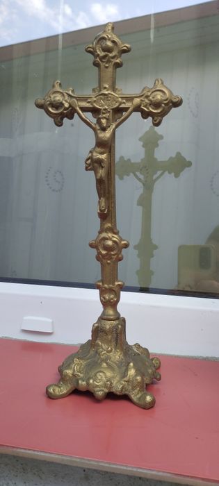 Crucifix vechi din bronz