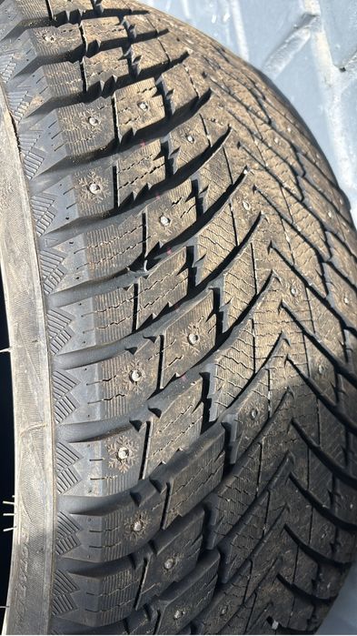 Grenlander Icedefensor stud ll 275-245/45/40 R19 98 T с шипами