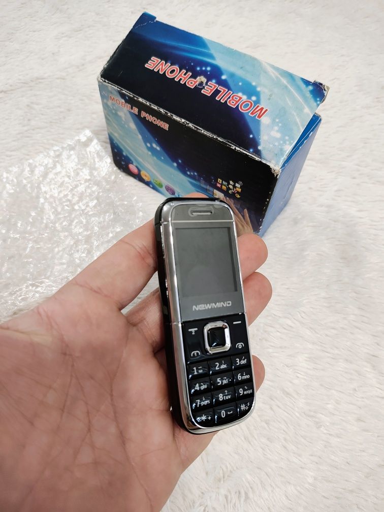 Mini telefon Newmind dual SIM nou