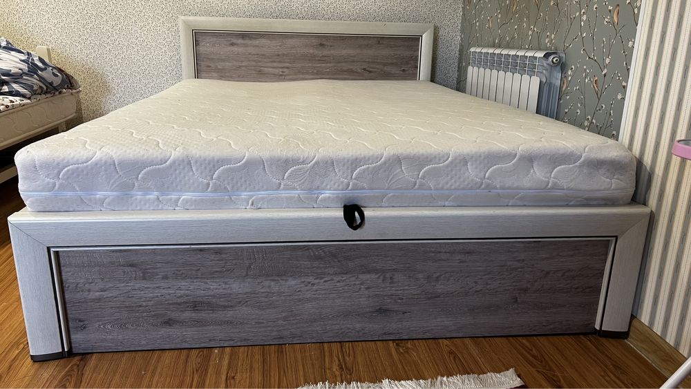Кровать 1,60