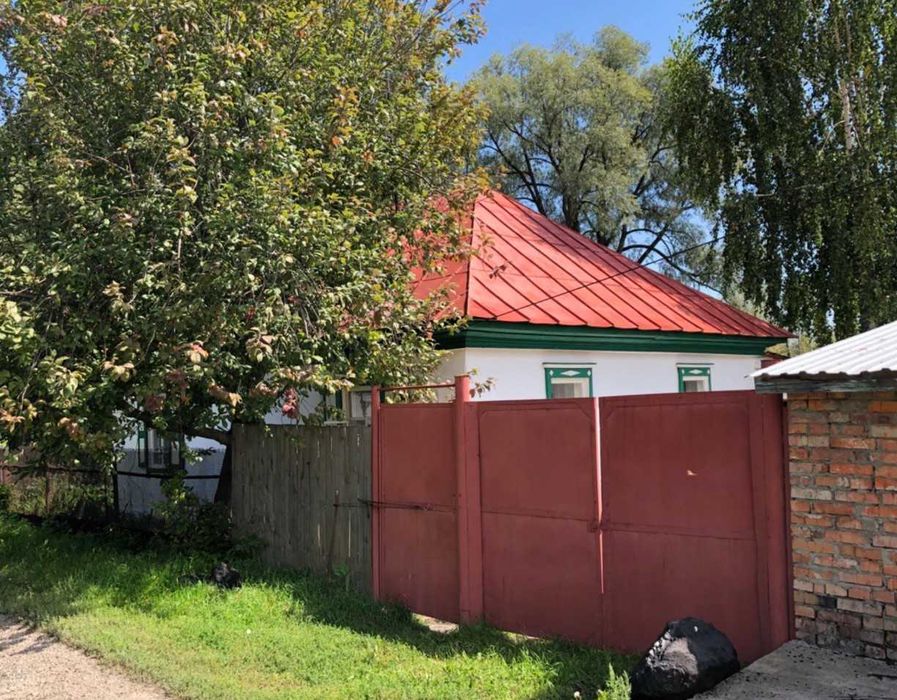 Продается кирпичный 3-комн. дом с верандой, 64 м². 9 соток. г.Алтай.