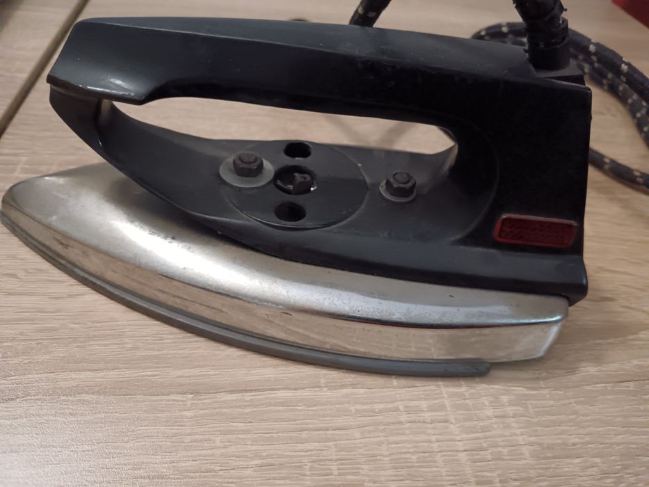 Fier de călcat vintage DDR