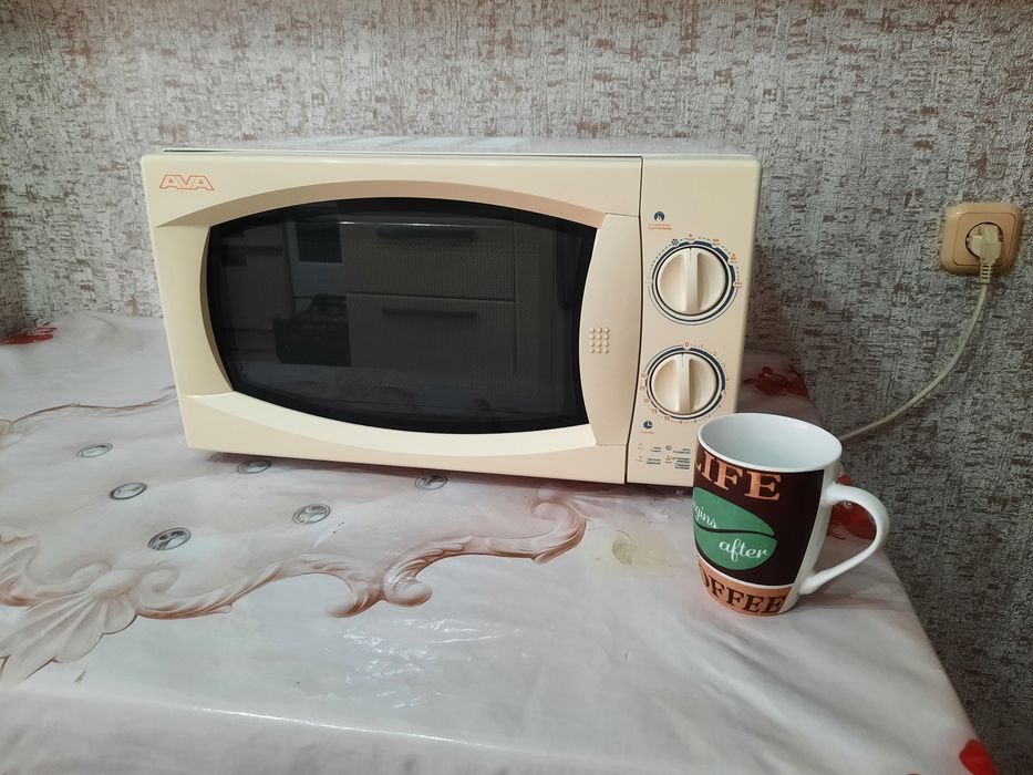 Продам микроволновую печь AVA