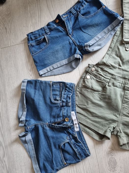 Къси гащи и гащеризон за момиче