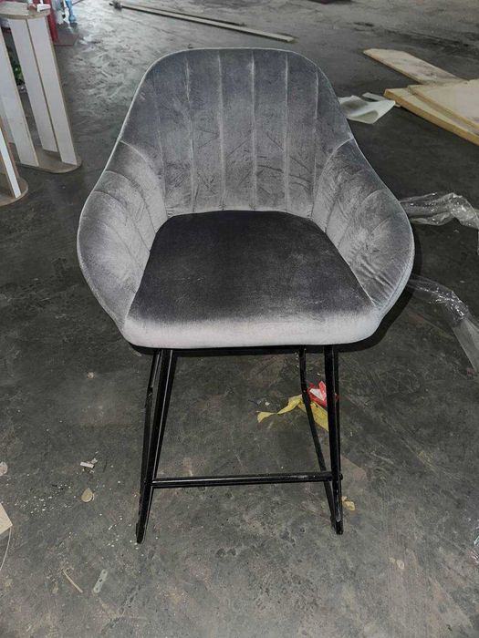 Барные стулья серого цвета