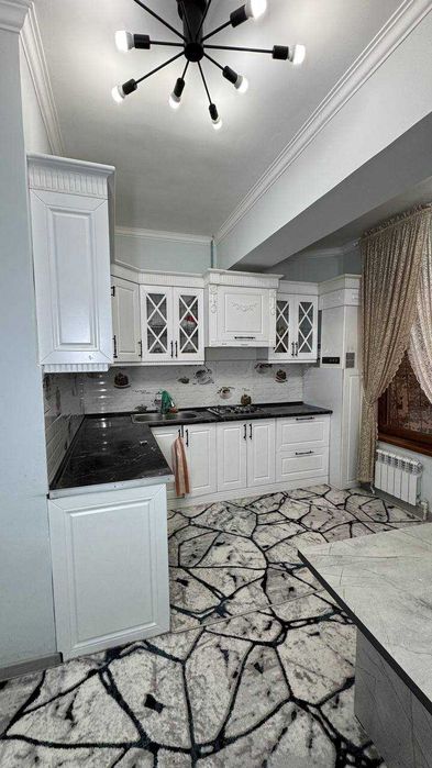 Фрунзиски Саёхат магазини 4 қаватда 2 хонали квартира сотилади.ID:1465