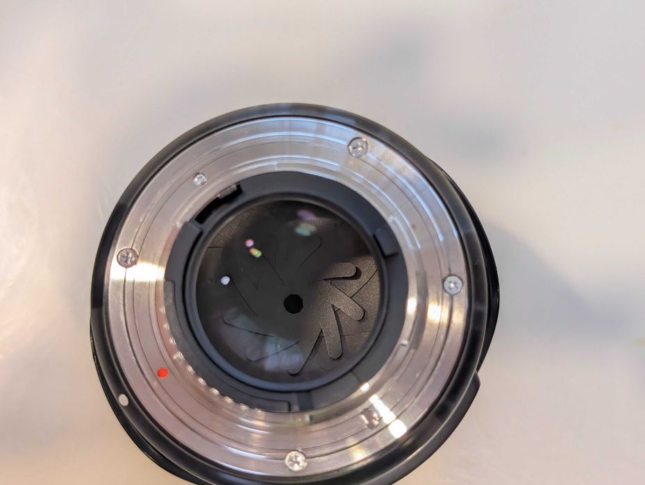 Sigma 35mm f/1.4 DG HSM Art за Nikon F – като нов + подарък Sigma Dock