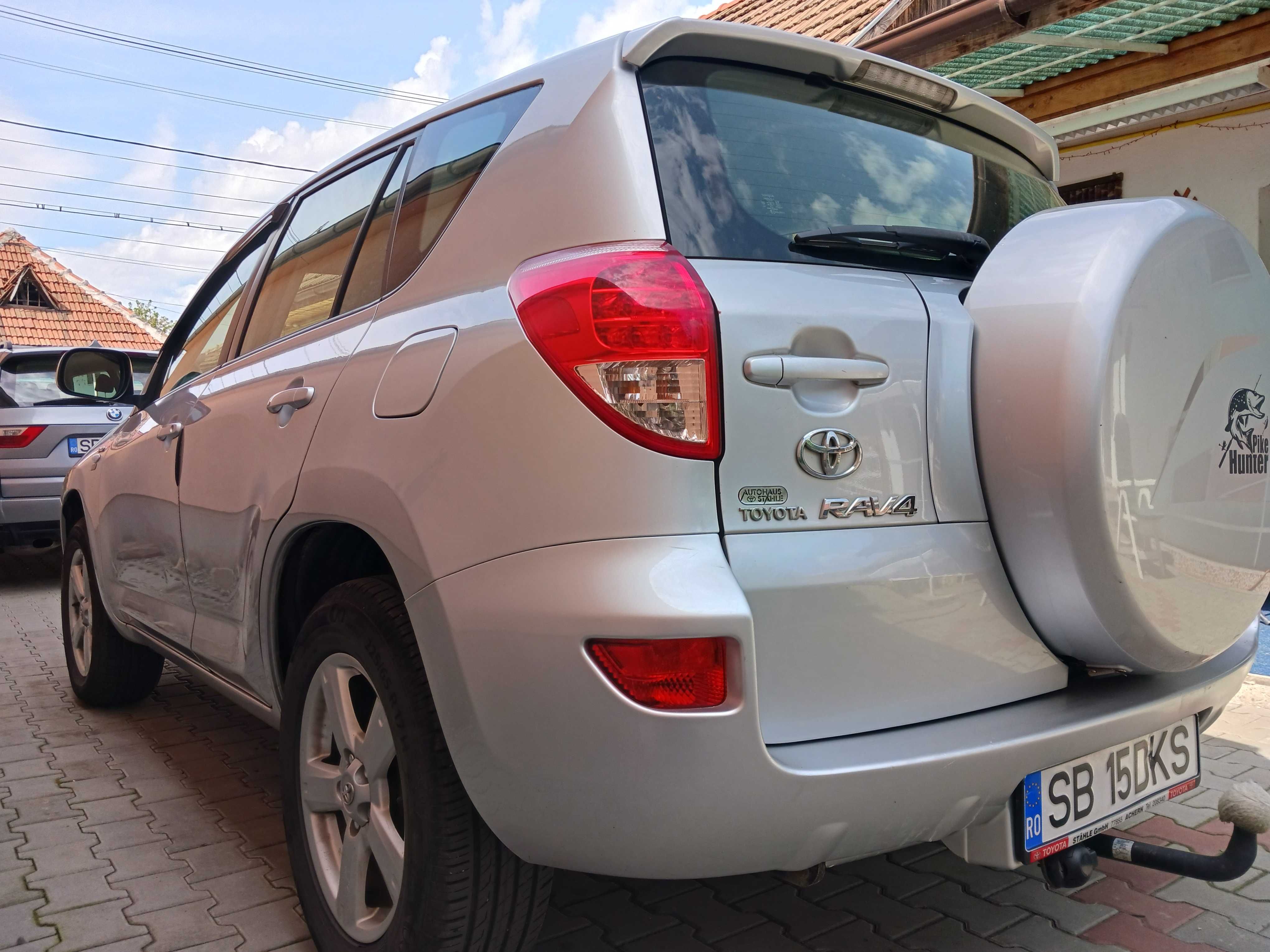 Toyota rav4. 5300 euro neg.